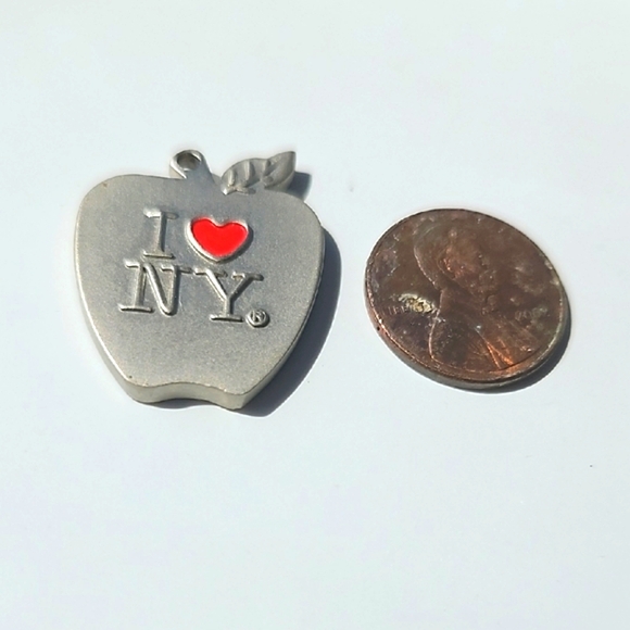Silver I❤️NY Apple Pendant - Picture 4 of 4